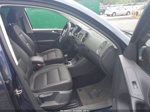 WVGBV7AX2GW574049 Volkswagen Tiguan