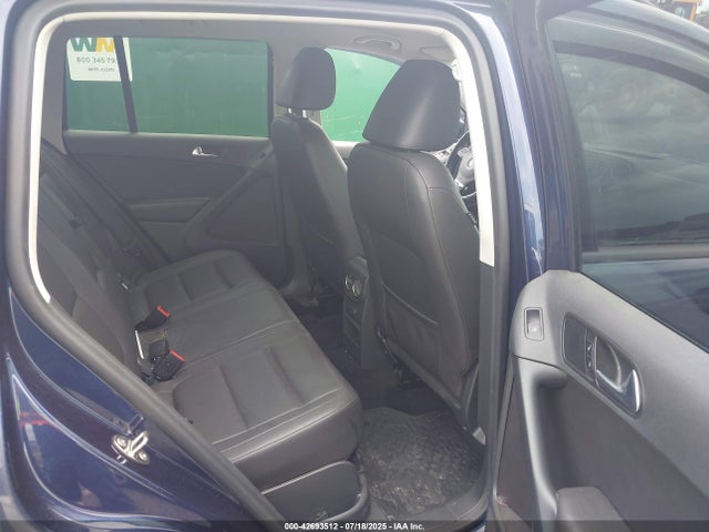 WVGBV7AX2GW574049 Volkswagen Tiguan