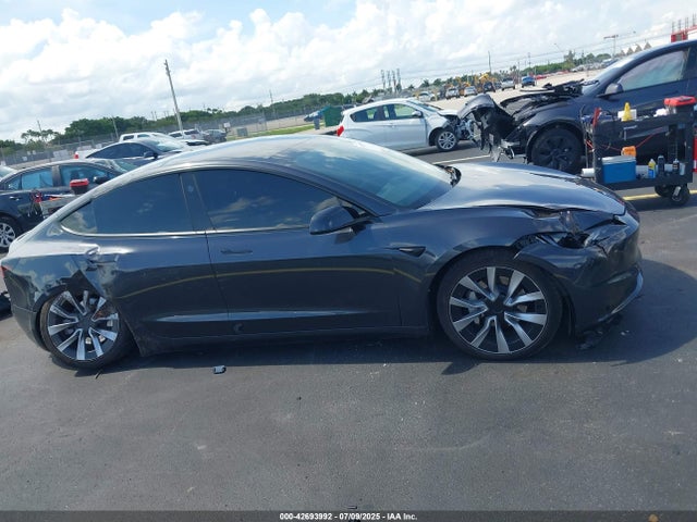 5YJ3E1EA2RF741805 Tesla 2024