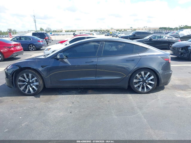5YJ3E1EA2RF741805 Tesla 2024