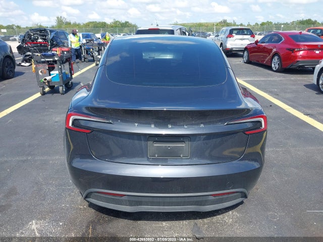 5YJ3E1EA2RF741805 Tesla 2024
