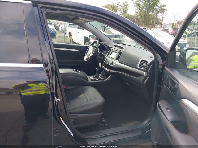 5TDBKRFH2GS279608 Toyota 2gr-fe