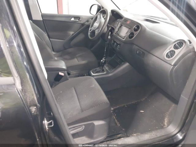 2011 VOLKSWAGEN TIGUAN WVGAV7AX5BW534360 Photo 4