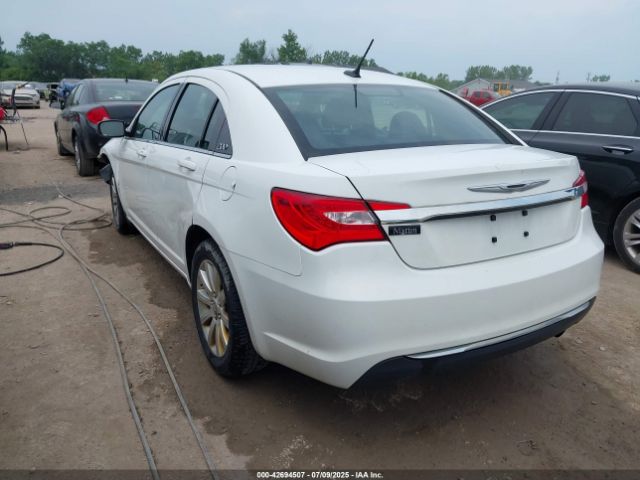 2013 CHRYSLER 200 1C3CCBBB8DN601605 Photo 2