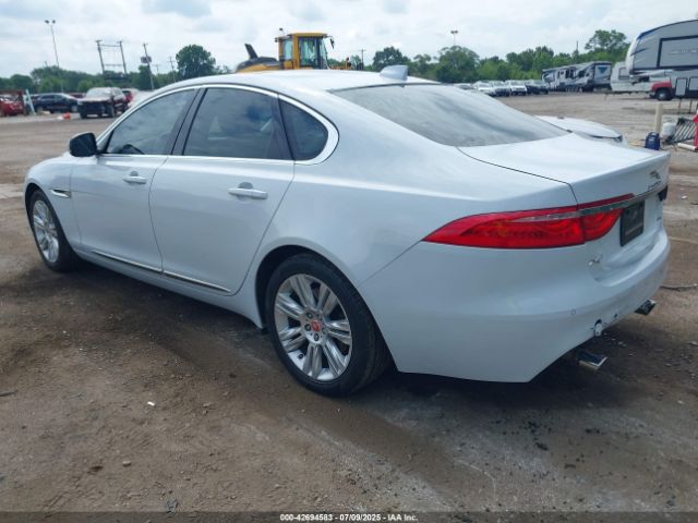 2016 JAGUAR XF SAJBD4BVXGCY20321 Photo 2