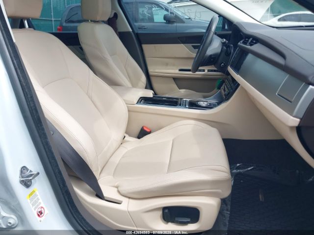 2016 JAGUAR XF SAJBD4BVXGCY20321 Photo 4