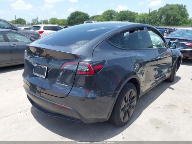 2024 TESLA MODEL Y 7SAYGDEE1RF988952 Photo 3