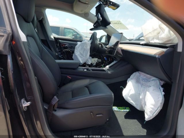 2024 TESLA MODEL Y 7SAYGDEE1RF988952 Photo 4