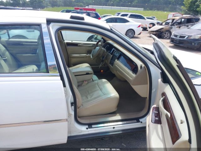 2009 LINCOLN TOWN CAR 2LNHM82V79X631577 Photo 4