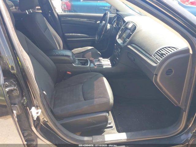 Chrysler 300 2018 2C3CCAAG5JH308434 Image 5