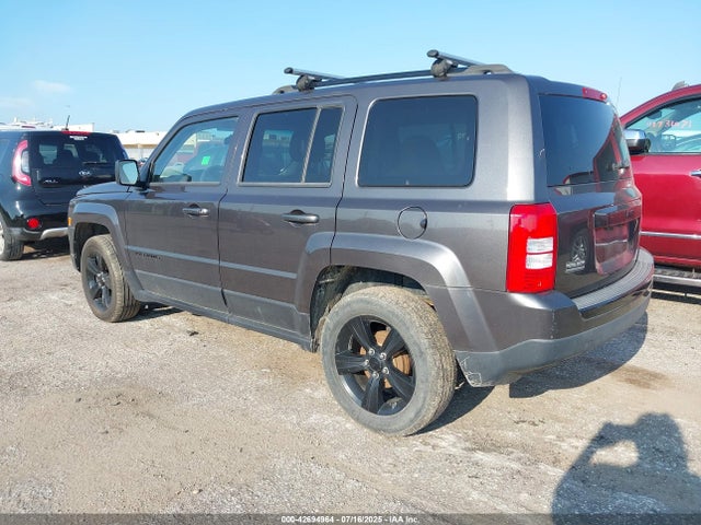 Jeep 2015 2015 1C4NJPBA7FD275108 Image 3