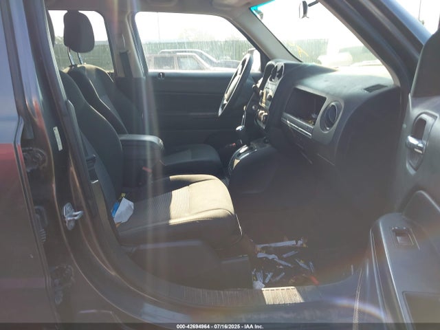 Jeep 2015 2015 1C4NJPBA7FD275108 Image 5