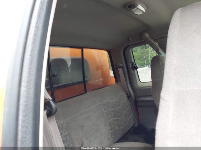 42694975 :رقم المزاد ، 1FTNX21F2YEE44950 vin ، 2000 Ford F-250 Lariat/xl/xlt مزاد بيع