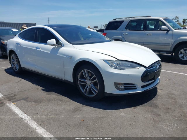 2013 TESLA MODEL S 5YJSA1CG9DFP20568 Photo 0