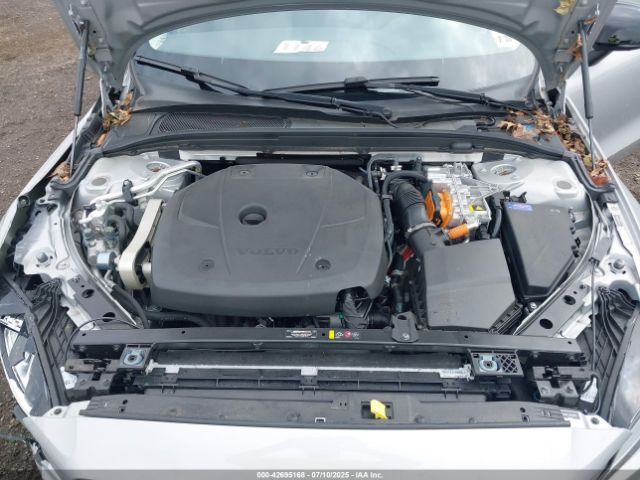 2024 VOLVO S60 RECHARGE PLUG-IN HYBRID 7JRH60FL9RG311094 Photo 9