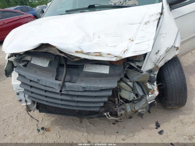 2005 CHRYSLER TOWN & COUNTRY 2C4GP54L25R582210 Photo 5