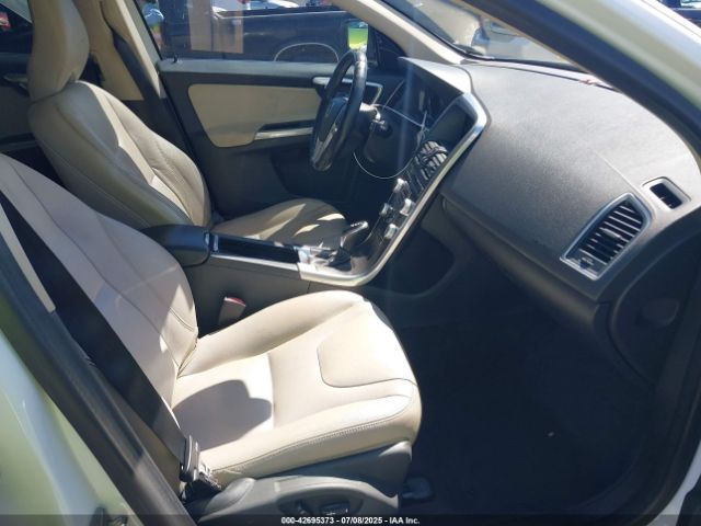 2016 VOLVO XC60 YV440MDK4G2847071 Photo 4
