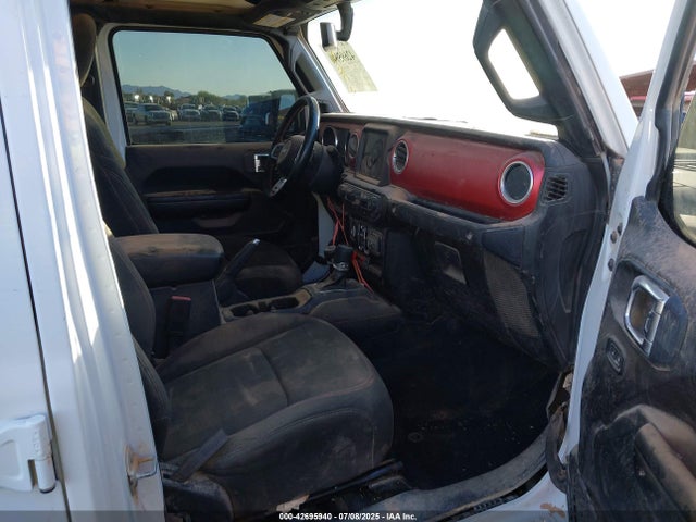 1C6JJTBG2NL113989 Jeep 2022