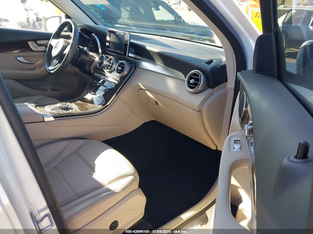 WDC0G4JB6HF259615 Mercedes-Benz m274