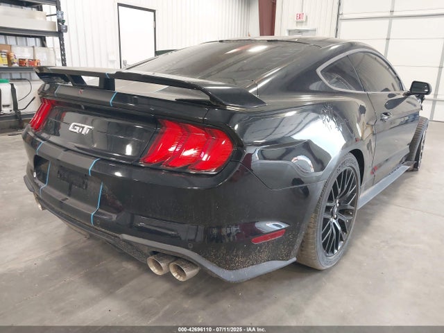 Ford 5.0l 4v premium fuel 2018 1FA6P8CF7J5137452 Image 4