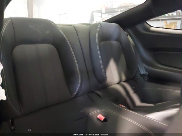 Ford 5.0l 4v premium fuel 2018 1FA6P8CF7J5137452 Image 8