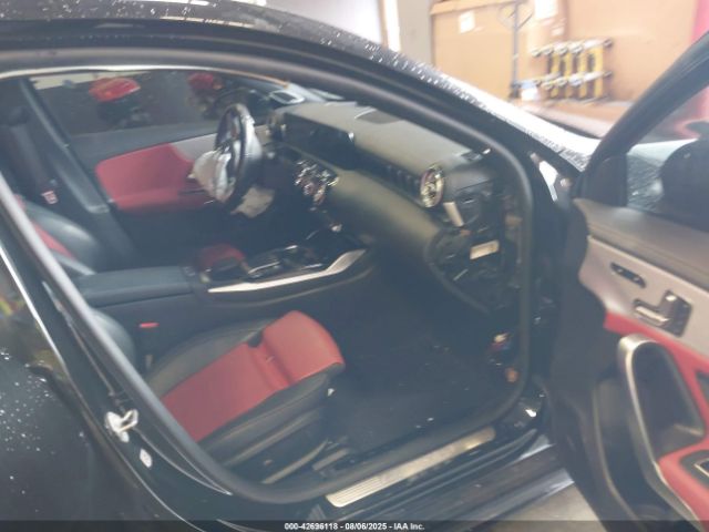 2021 MERCEDES-BENZ AMG A 35 W1K3G5BB0MJ322535 Photo 4