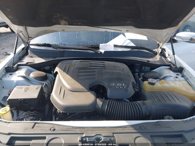Chrysler 300 2018 2C3CCAEG5JH227671 Image 10