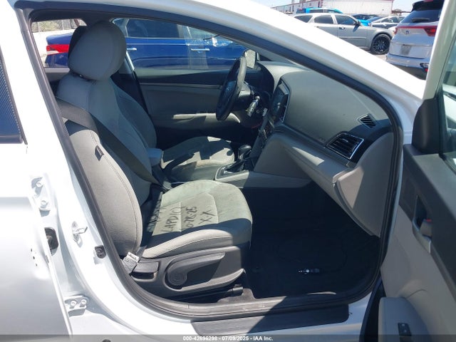 Hyundai Elantra 2017 5NPD74LF4HH061077 Image 5