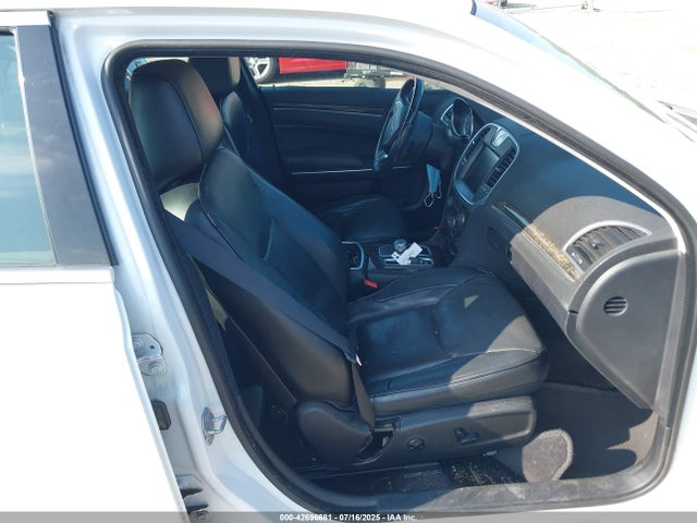 Chrysler 300 2016 2C3CCAKG1GH111526 Image 5