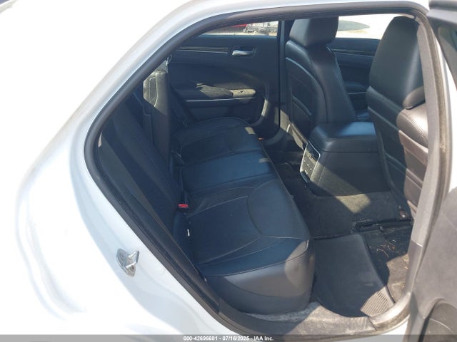 Chrysler 300 2016 2C3CCAKG1GH111526 Image 8