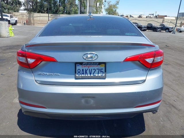 5NPE24AF5HH567443 Hyundai 2017