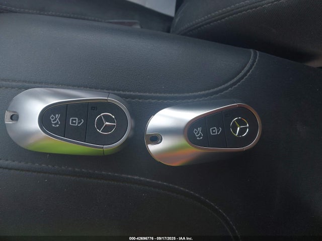 W1NKM4HB9SF322381 Mercedes-Benz m254