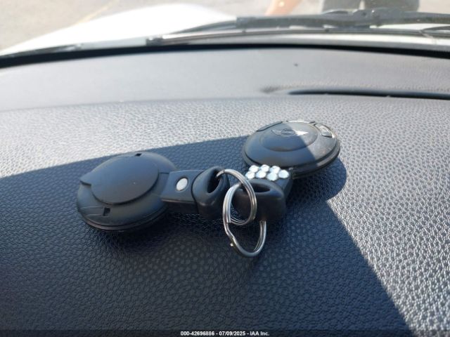 2009 MINI COOPER WMWMF335X9TU71767 Photo 10