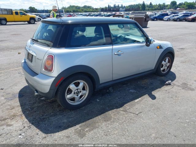 2009 MINI COOPER WMWMF335X9TU71767 Photo 3