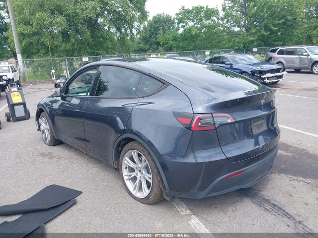 2024 TESLA MODEL Y 7SAYGDEE2RA244659 Photo 2
