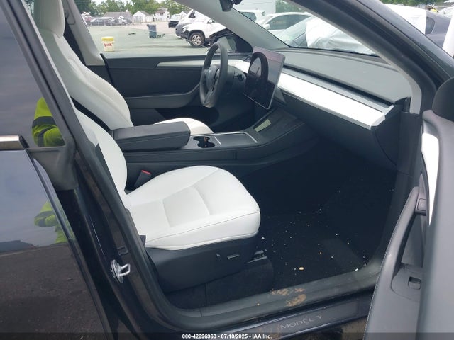 2024 TESLA MODEL Y 7SAYGDEE2RA244659 Photo 4