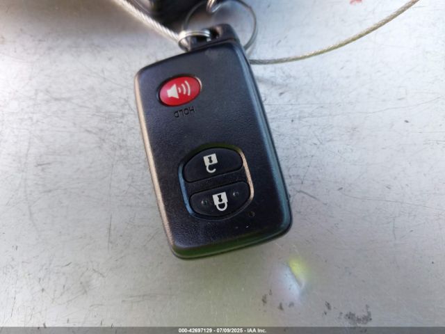 2014 TOYOTA PRIUS JTDKN3DU3E1804657 Photo 10