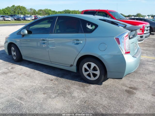 2014 TOYOTA PRIUS JTDKN3DU3E1804657 Photo 2