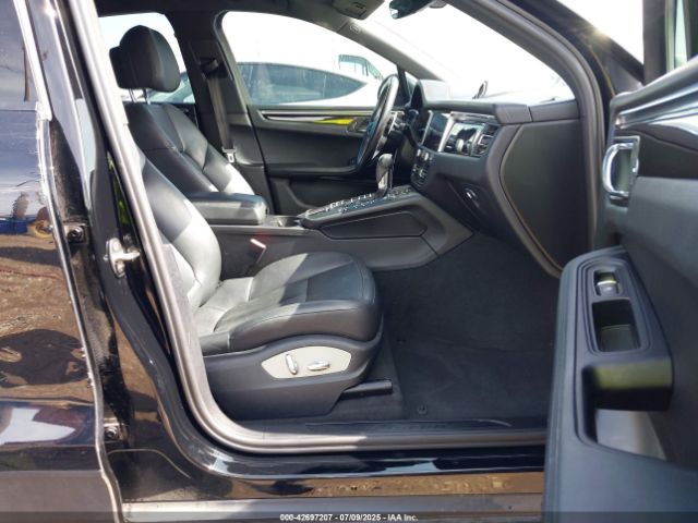2021 PORSCHE MACAN WP1AA2A57MLB10702 Photo 4