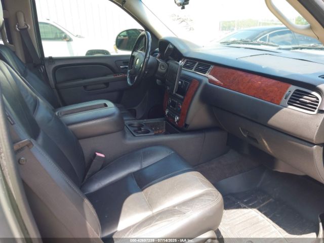 2011 CHEVROLET TAHOE 1GNSKBE02BR181714 Photo 4