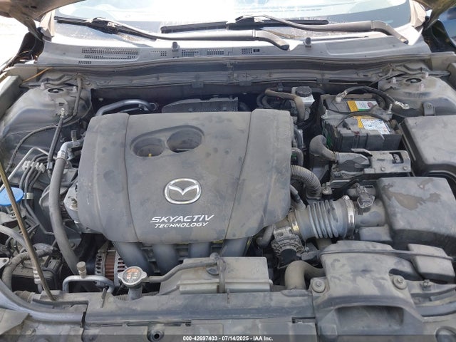 3MZBN1L35JM211177 Mazda py