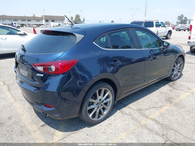3MZBN1L35JM211177 Mazda py