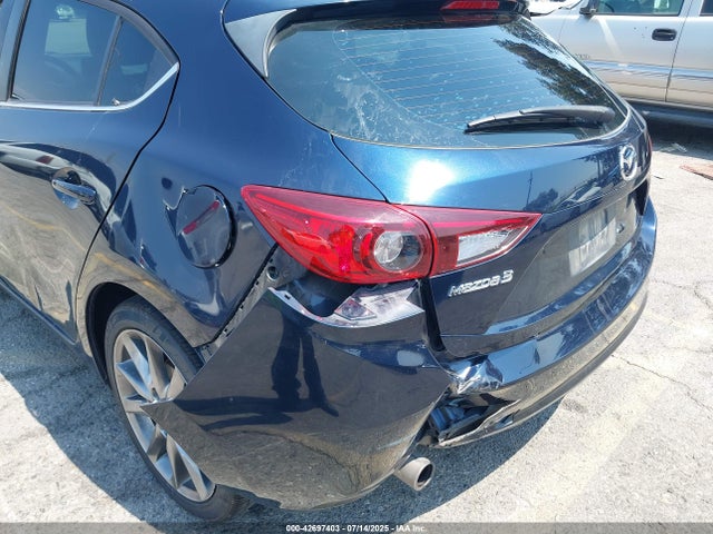 3MZBN1L35JM211177 Mazda py