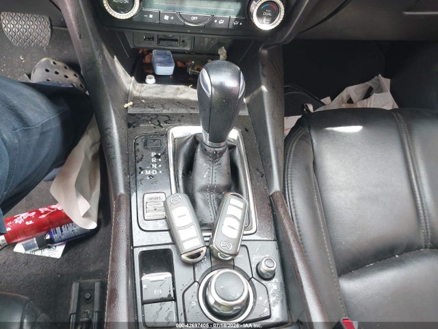 JM1BN1V72H1106185 Mazda pe