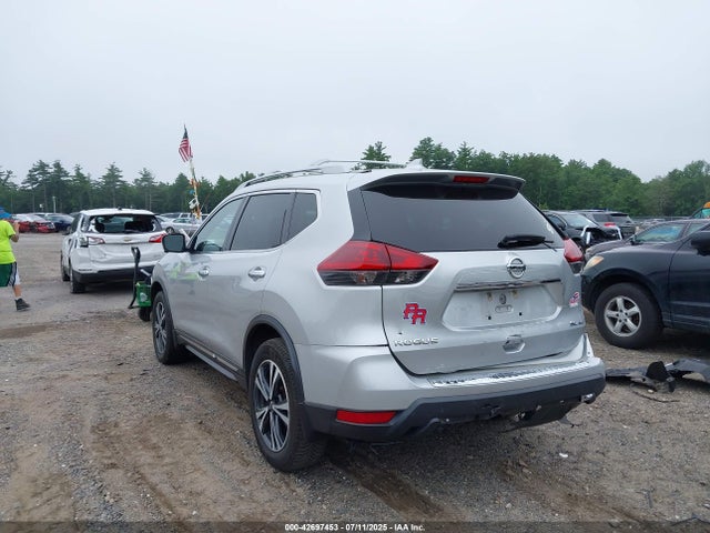 5N1AT2MV3JC832277 Nissan Rogue