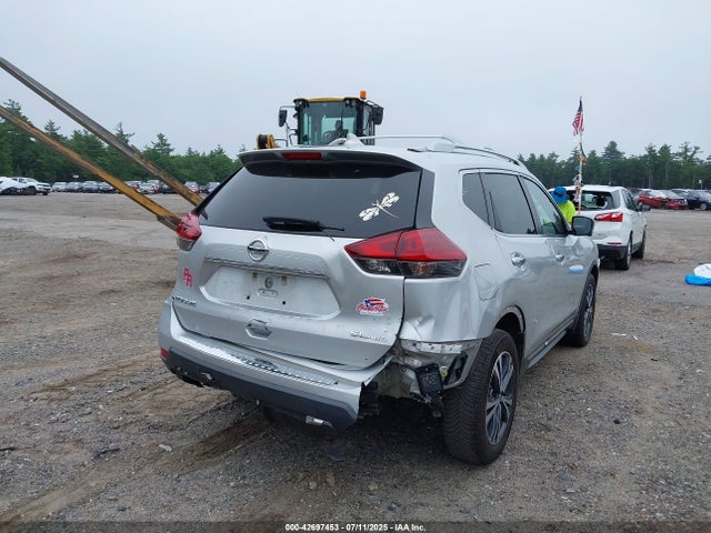 5N1AT2MV3JC832277 Nissan Rogue