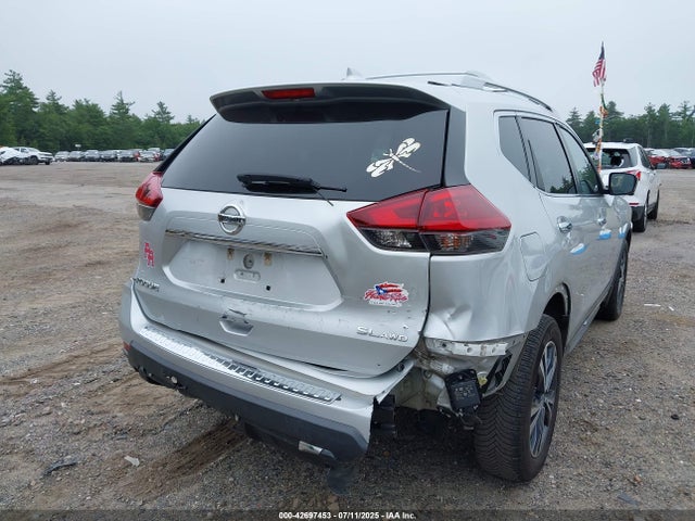 5N1AT2MV3JC832277 Nissan Rogue