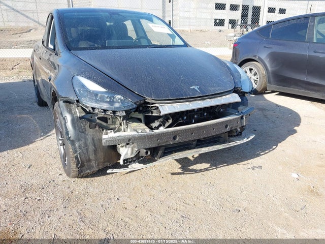 2024 TESLA MODEL Y 7SAYGDEE1RA323790 Photo 5