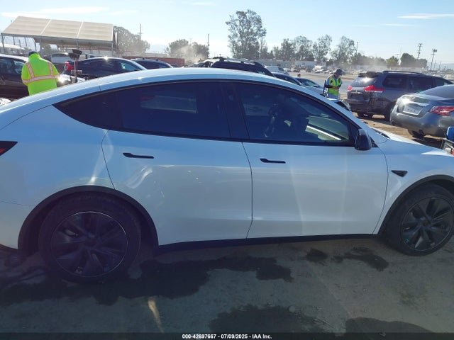 7SAYGAEE8SF218428 Tesla 2025