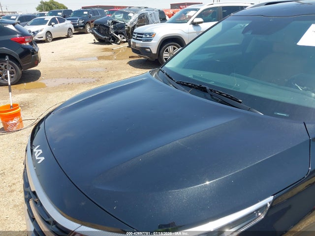 KNDER2AA1R7614638 KIA nu mpi
